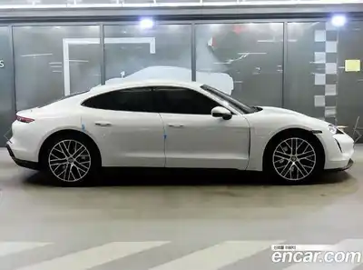 Porsche Taycan 2022 Автомат в Москве № 231018, миниатюра 3