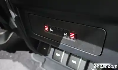 Land Rover Defender 2020 2.0 Автомат в Москве № 231296, миниатюра 11