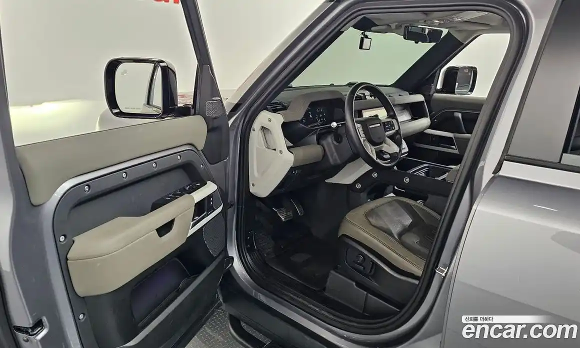 Land Rover Defender 2020 2.0 Автомат в Москве № 231296, фото 14