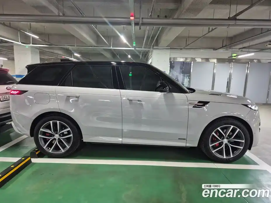 Land Rover Range-Rover Sport 2025 3.0 Автомат в Москве № 231315, фото 4