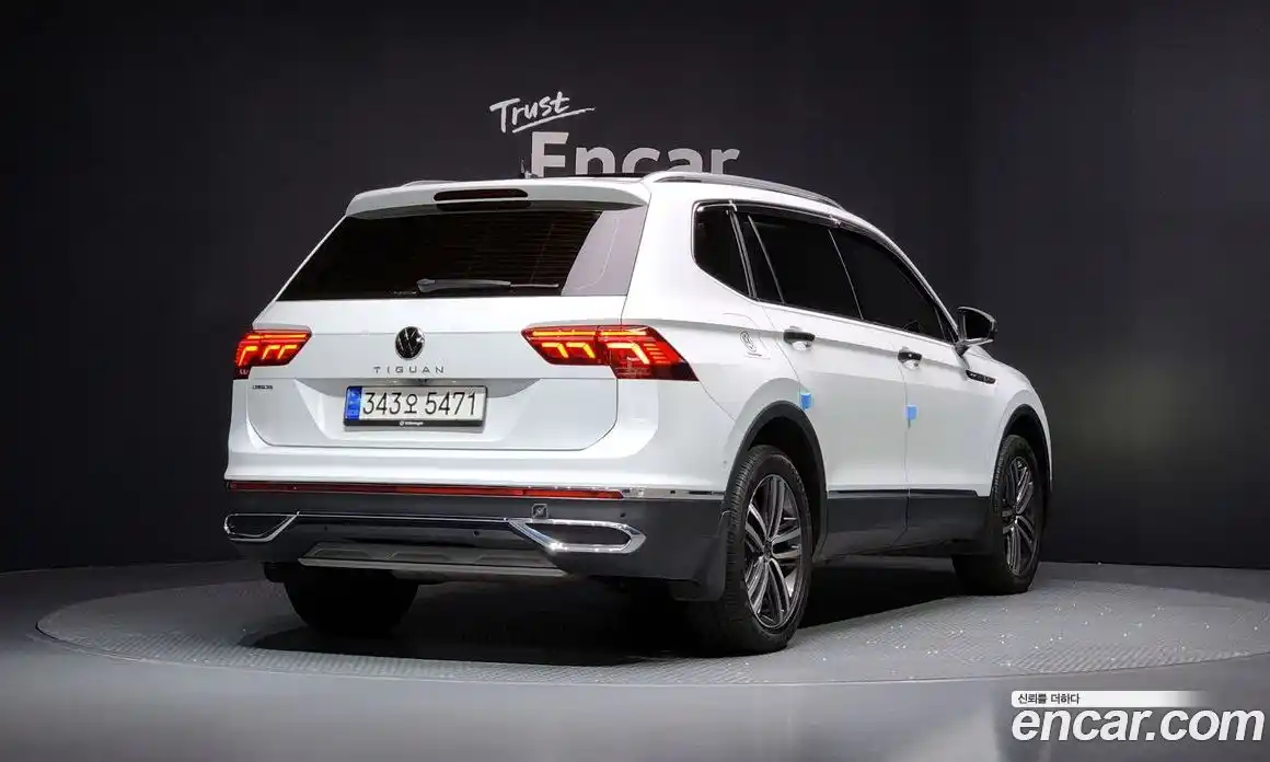 Volkswagen Tiguan 2023 2.0 Автомат в Москве № 232075, фото 11