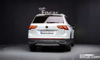 Volkswagen Tiguan 2023 2.0 Автомат в Москве № 232075, миниатюра 4