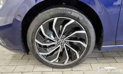 Volkswagen Golf 2022 2.0 Автомат в Москве № 232113, миниатюра 2