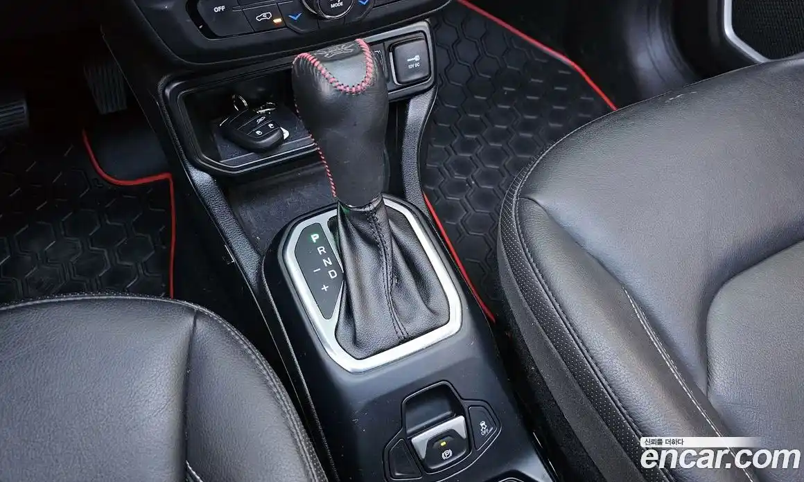 Jeep Renegade 2018 2.4 Автомат в Москве № 232562, фото 13