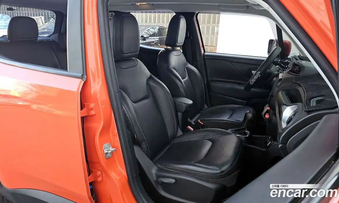 Jeep Renegade 2018 2.4 Автомат в Москве № 232562, фото 16