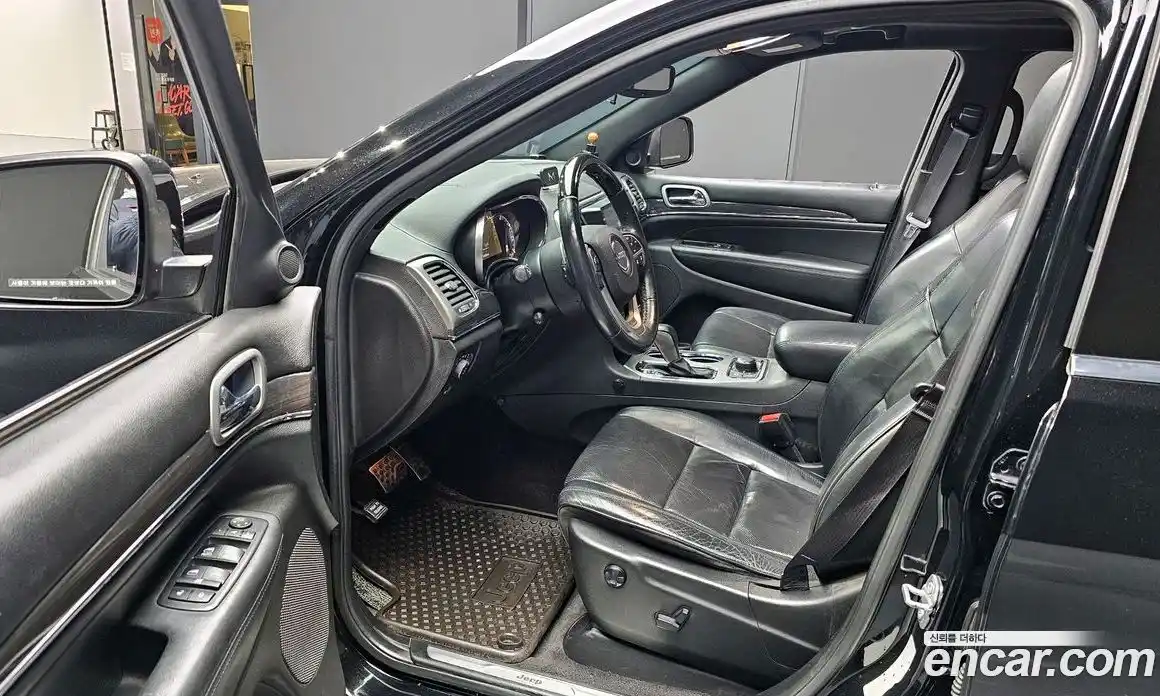 Jeep Cherokee 2018 3.6 Автомат в Москве № 232709, фото 15