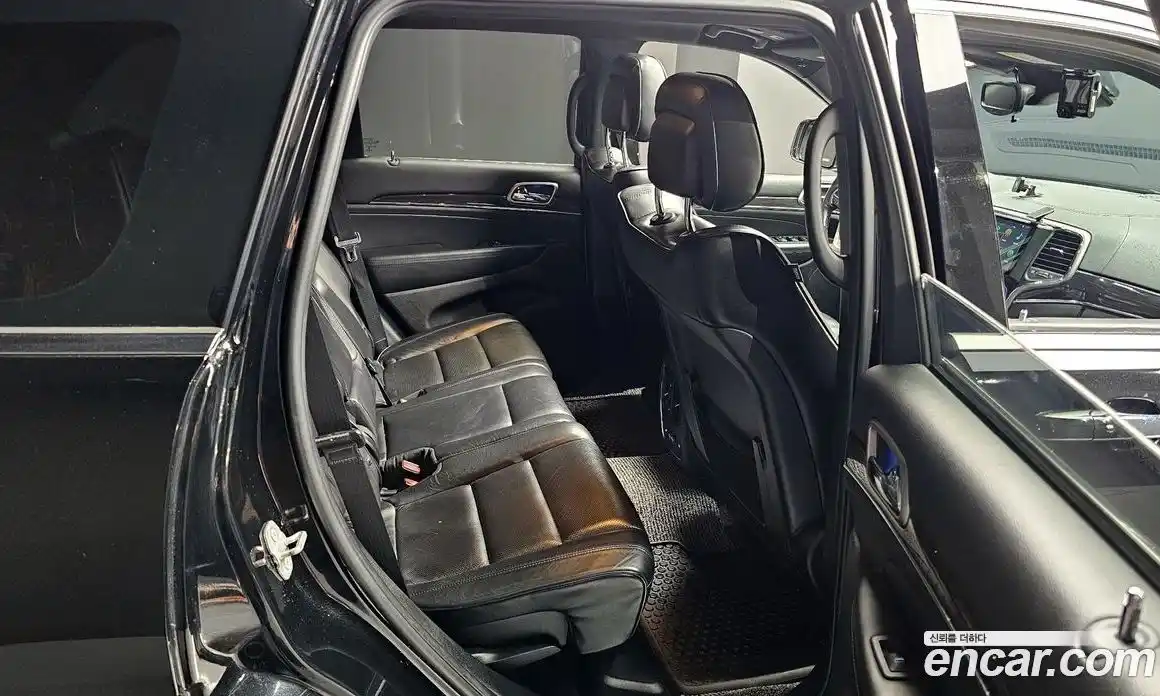 Jeep Cherokee 2018 3.6 Автомат в Москве № 232709, фото 17