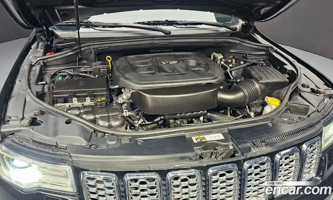 Jeep Cherokee 2018 3.6 Автомат в Москве № 232709, фото 19