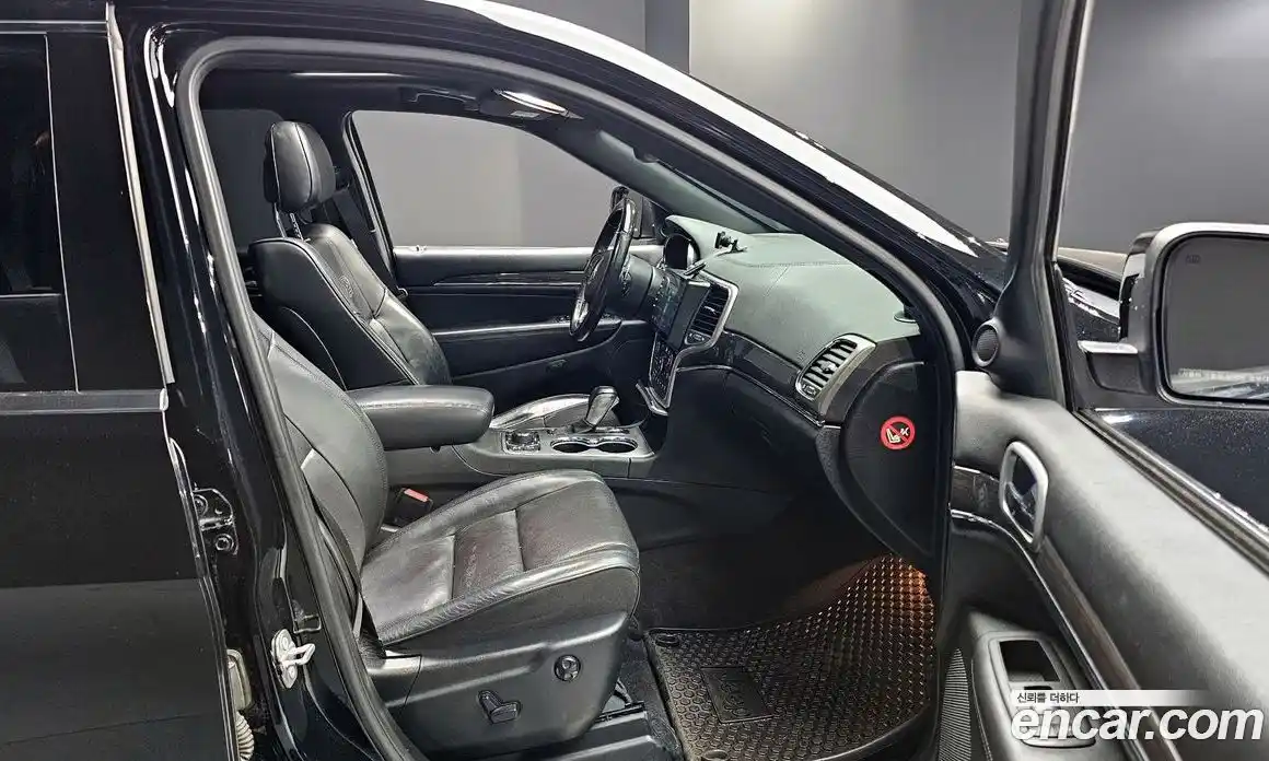 Jeep Cherokee 2018 3.6 Автомат в Москве № 232709, фото 8