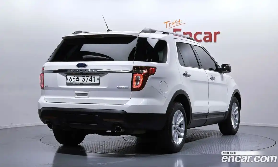 Ford Explorer 2014 2.0 Автомат в Москве № 249341, фото 2
