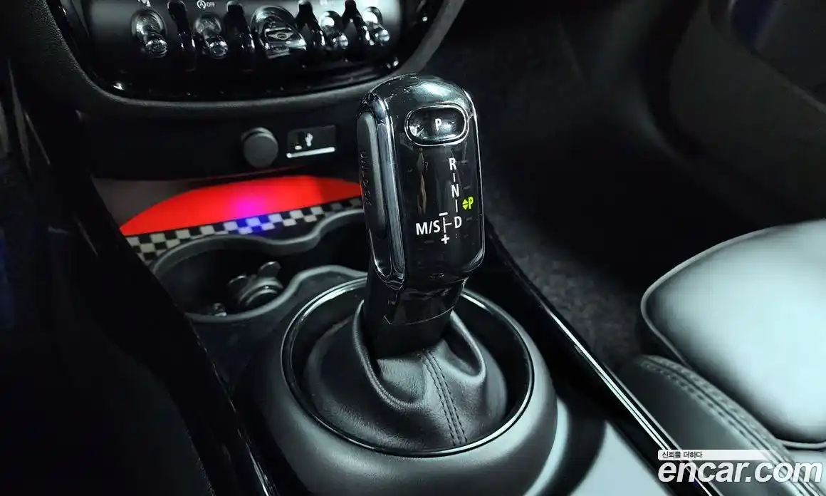 Mini Clubman 2023 2.0 Автомат в Москве № 253169, фото 17