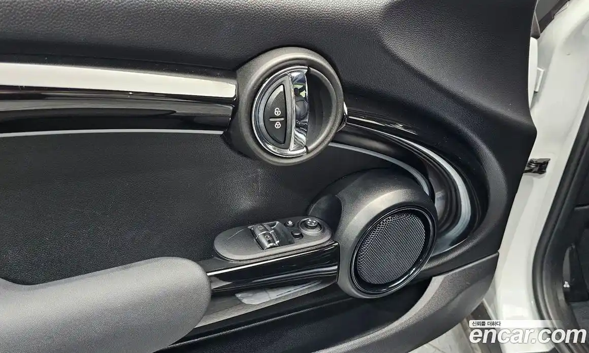 Mini Cooper 2024 1.5 Автомат в Москве № 253242, фото 1