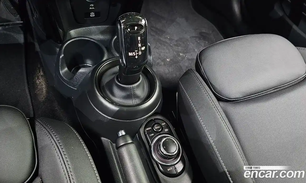 Mini Cooper 2024 1.5 Автомат в Москве № 253242, фото 13