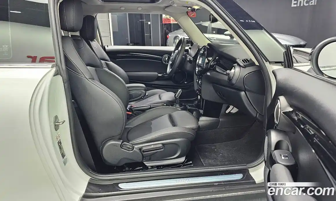 Mini Cooper 2024 1.5 Автомат в Москве № 253242, фото 15