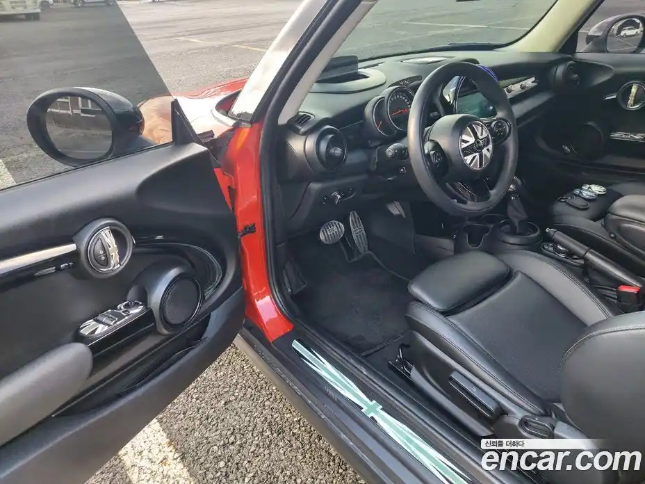 Mini Cooper 2019 1.5 Автомат в Москве № 253721, фото 9