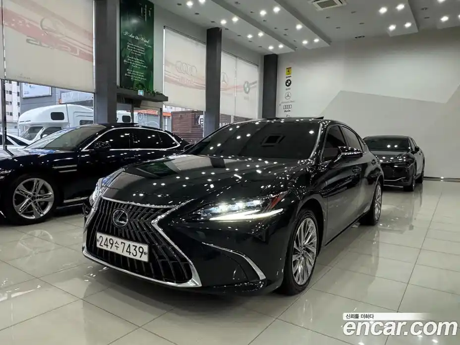 Lexus ES 2025 2.5 Автомат в Москве № 254102, фото 1