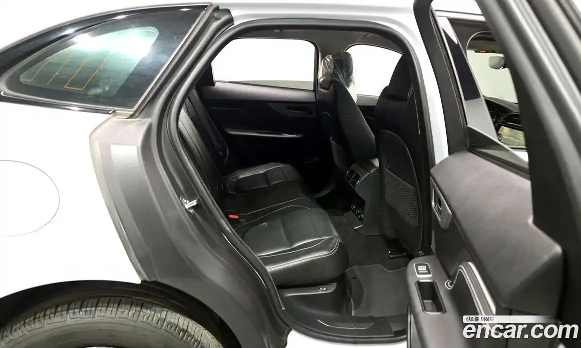 Jaguar F-Pace 2020 2.0 Автомат в Москве № 256095, фото 12