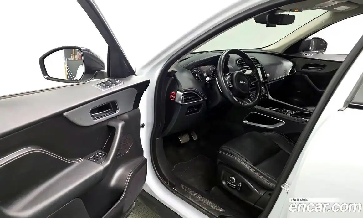 Jaguar F-Pace 2020 2.0 Автомат в Москве № 256095, фото 18