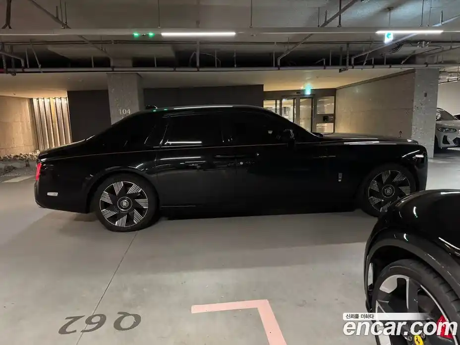 Rolls-Royce Phantom 2021 6.7 Автомат в Москве № 256710, фото 3