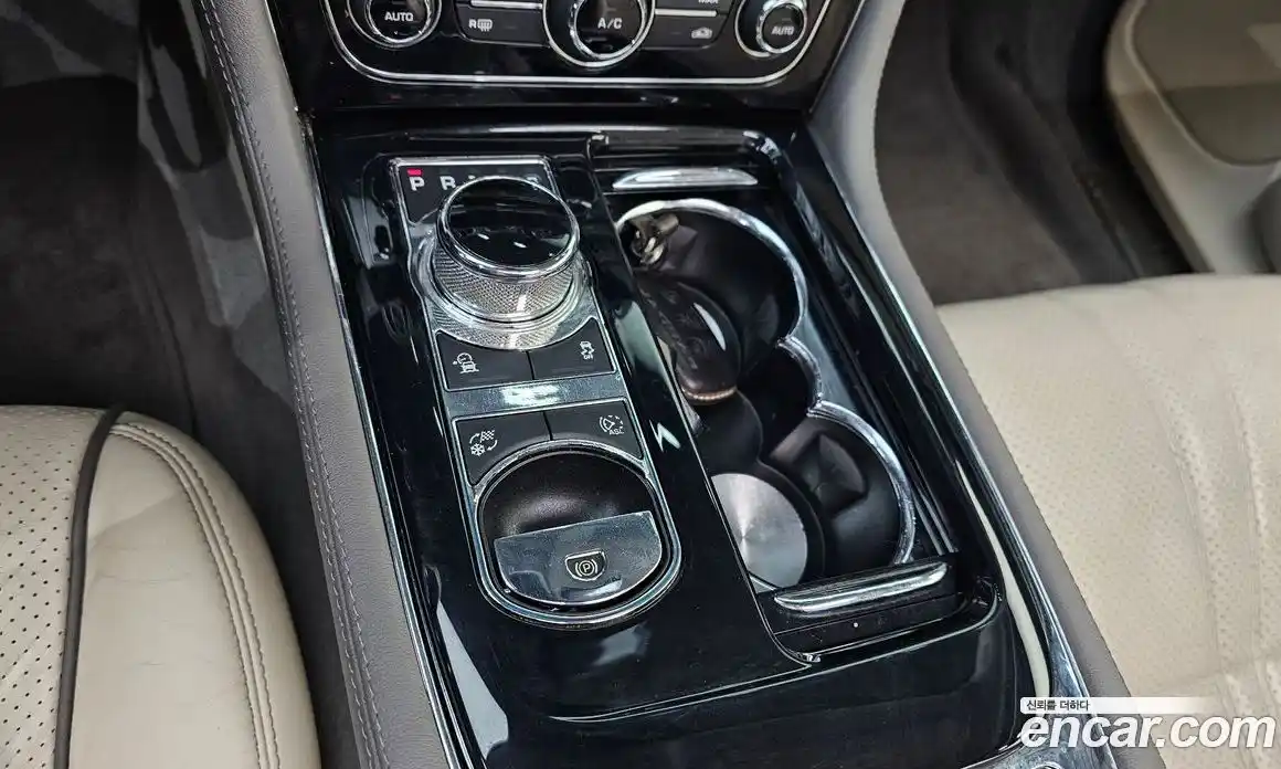 Jaguar XJ 2016 3.0 Автомат в Москве № 305138, фото 13