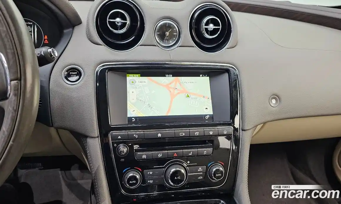 Jaguar XJ 2016 3.0 Автомат в Москве № 305138, фото 14