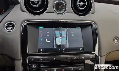 Jaguar XJ 2016 3.0 Автомат в Москве № 305138, миниатюра 2