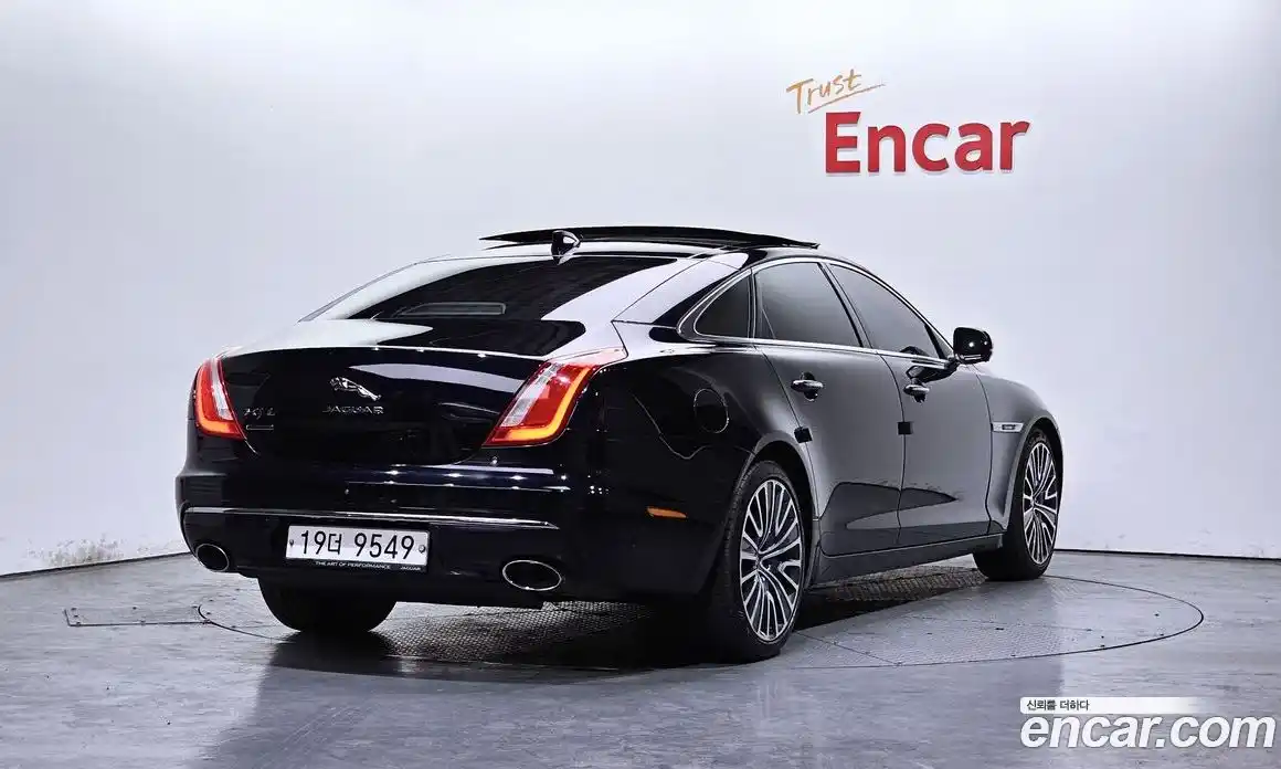 Jaguar XJ 2016 3.0 Автомат в Москве № 305138, фото 6