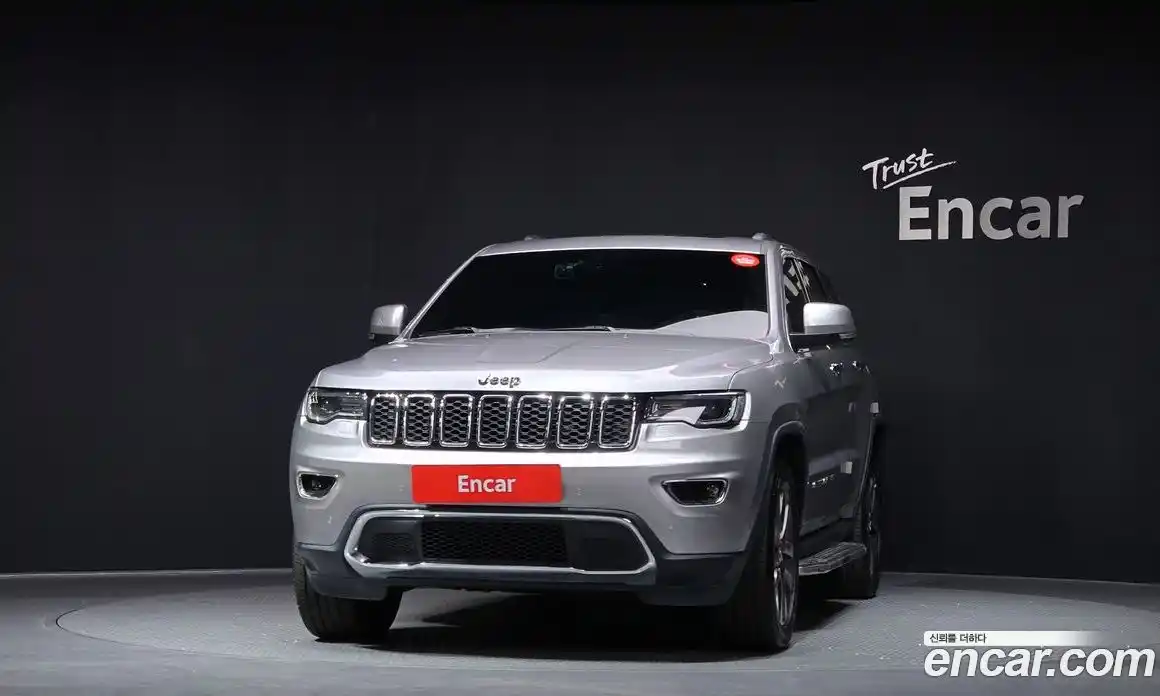 Jeep Cherokee 2018 3.6 Автомат в Москве № 322593, фото 18