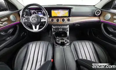 Mercedes-Benz E-Class 2019 2.0 Автомат в Москве № 323444, миниатюра 2