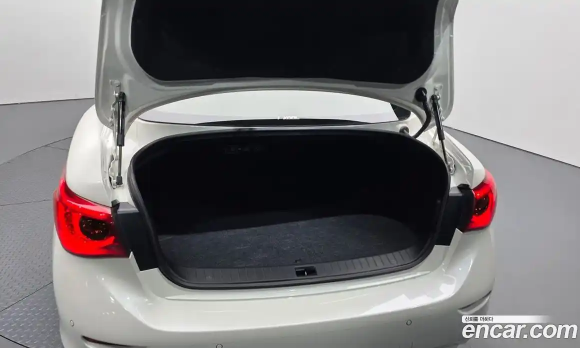 Infiniti Q50 2017 3.5 Автомат в Москве № 326825, фото 12