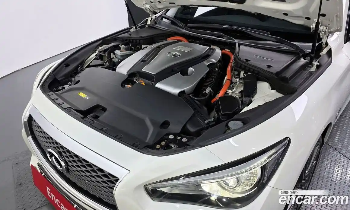 Infiniti Q50 2017 3.5 Автомат в Москве № 326825, фото 16
