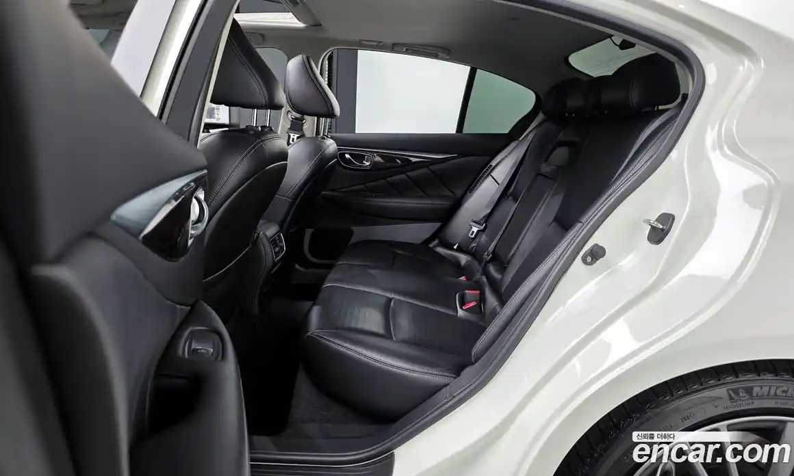 Infiniti Q50 2017 3.5 Автомат в Москве № 326825, фото 20