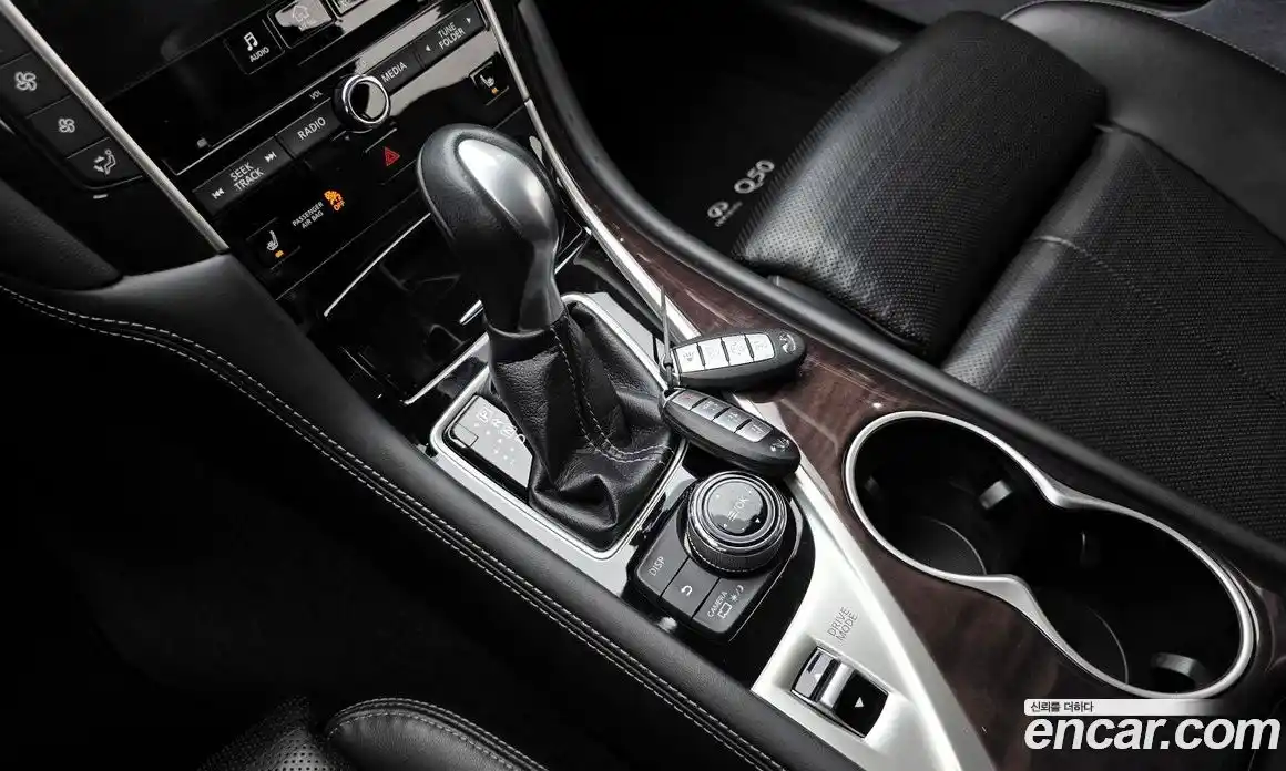 Infiniti Q50 2017 3.5 Автомат в Москве № 326825, фото 7