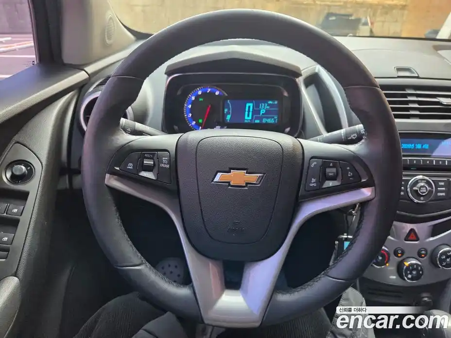 Chevrolet Trax 2014 1.4 Автомат в Москве № 327934, фото 16