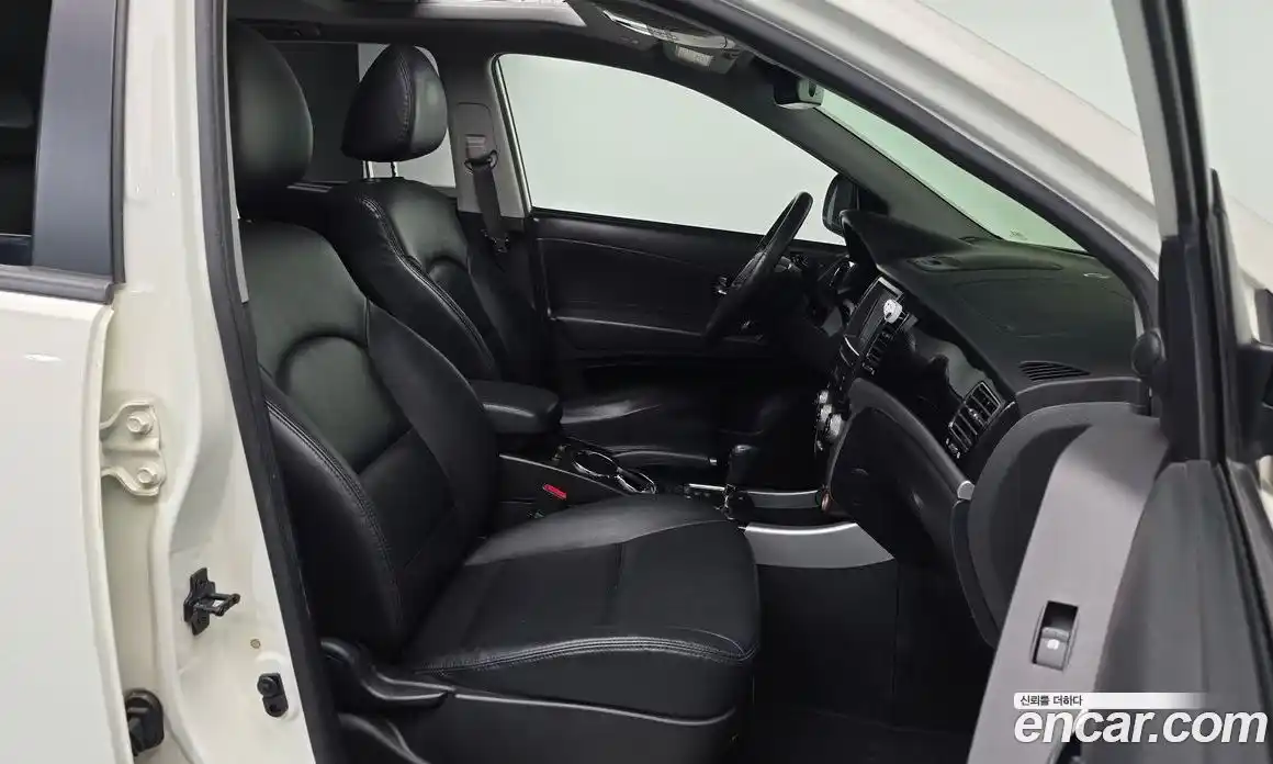 SsangYong Korando 2013 2.0 Автомат в Москве № 33107, фото 3