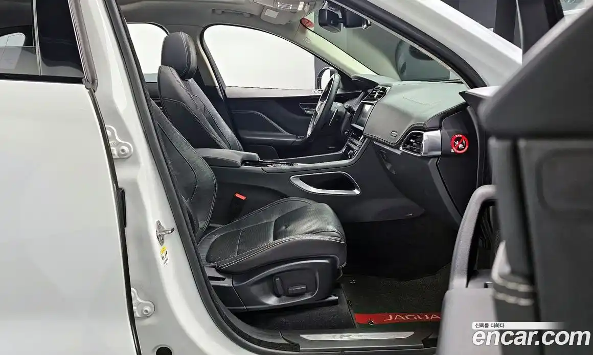 Jaguar F-Pace 2018 2.0 Автомат в Москве № 335827, фото 13