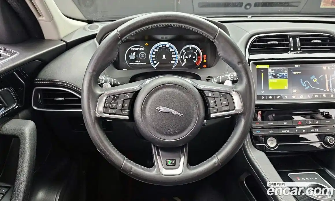 Jaguar F-Pace 2018 2.0 Автомат в Москве № 335827, фото 18