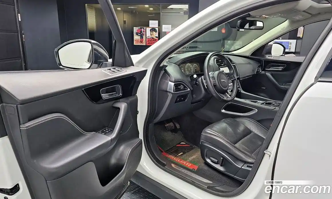 Jaguar F-Pace 2018 2.0 Автомат в Москве № 335827, фото 19