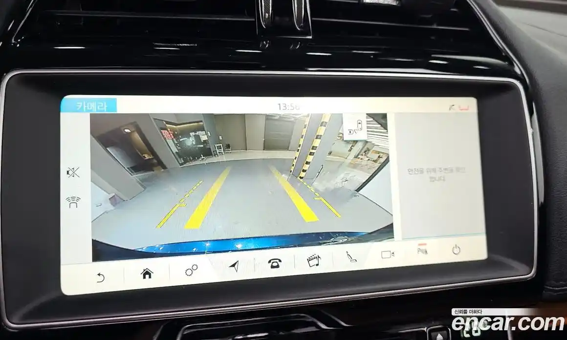 Jaguar XE 2017 2.0 Автомат в Москве № 335845, фото 12