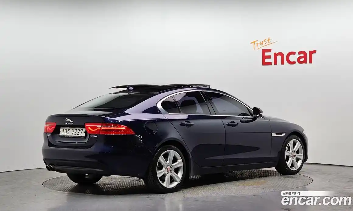 Jaguar XE 2017 2.0 Автомат в Москве № 335845, фото 13