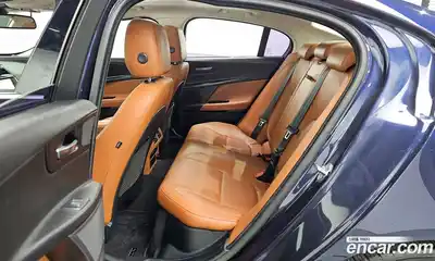 Jaguar XE 2017 2.0 Автомат в Москве № 335845, миниатюра 3