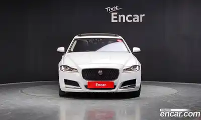 Jaguar XF 2017 2.0 Автомат в Москве № 335853, миниатюра 3