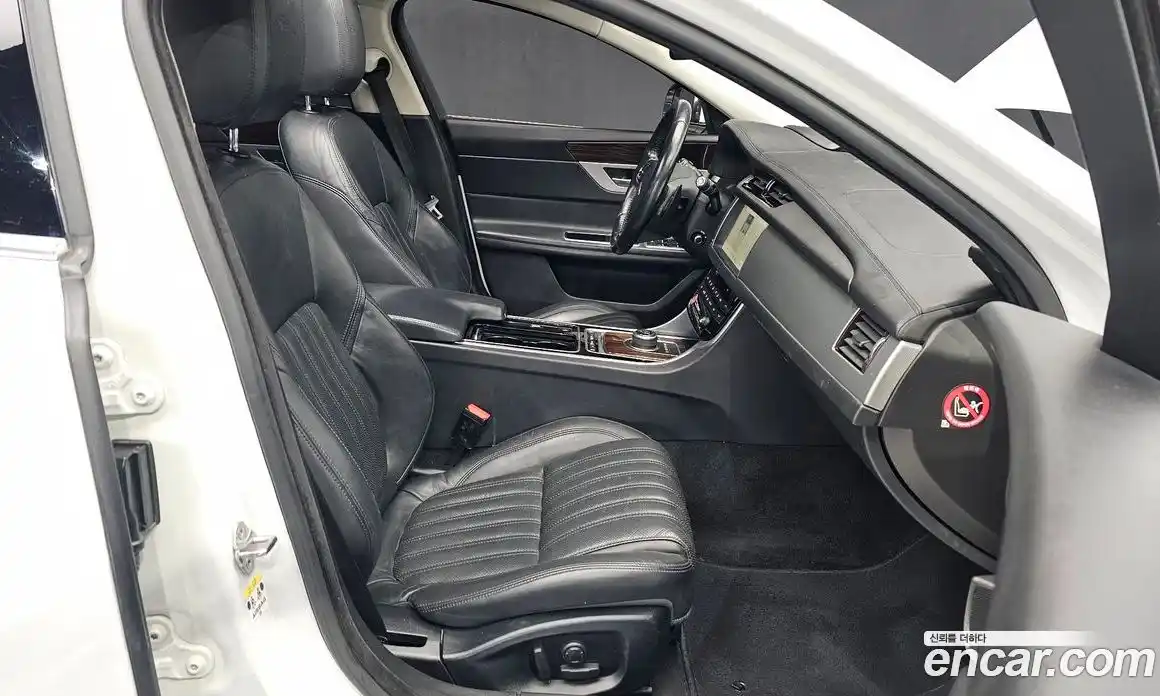 Jaguar XF 2017 2.0 Автомат в Москве № 335853, фото 10