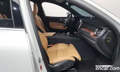 Volvo XC60 2025 2.0 Автомат в Москве № 344003, миниатюра 12