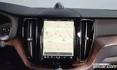 Volvo XC60 2025 2.0 Автомат в Москве № 344003, миниатюра 3