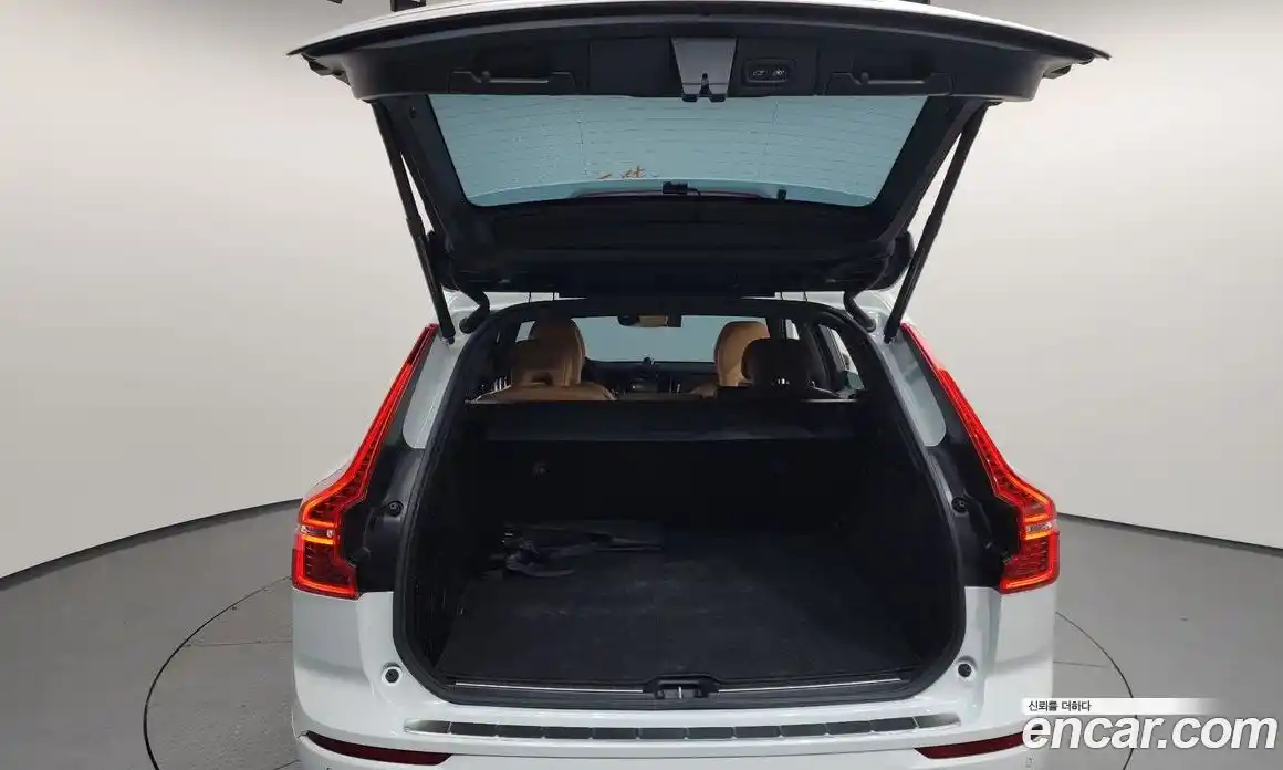 Volvo XC60 2025 2.0 Автомат в Москве № 344003, фото 8