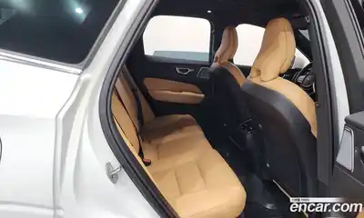 Volvo XC60 2025 2.0 Автомат в Москве № 344003, миниатюра 9