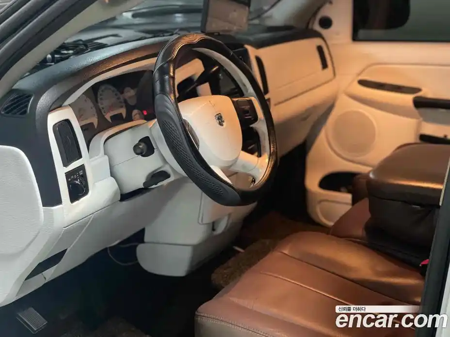 Dodge Ram Pick Up 2005 4.7 Автомат в Москве № 362274, фото 8