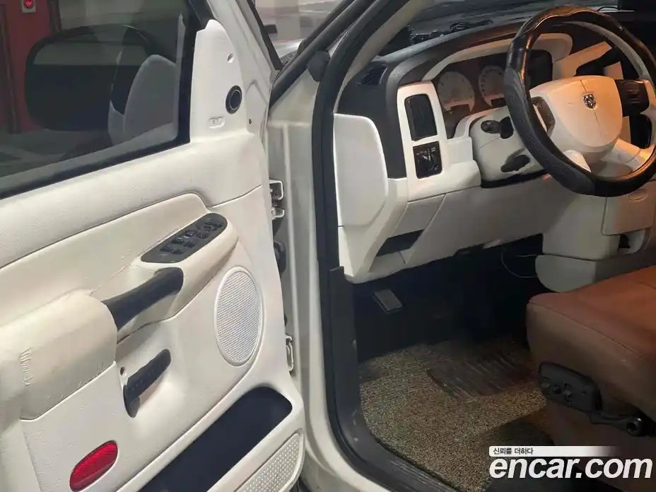 Dodge Ram Pick Up 2005 4.7 Автомат в Москве № 362274, фото 9