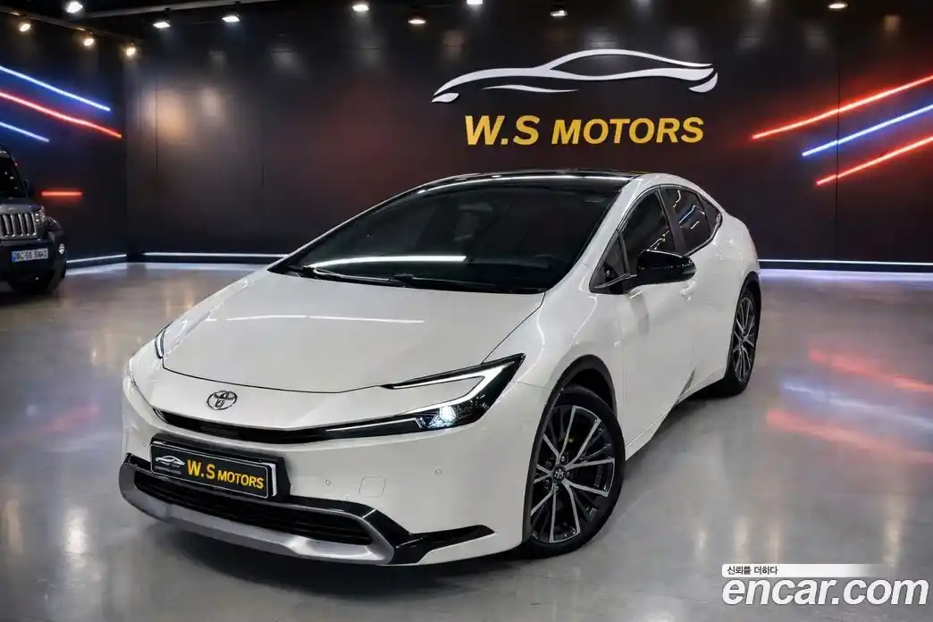 Toyota Prius 2024 2.0 Автомат в Москве № 383880, фото 1